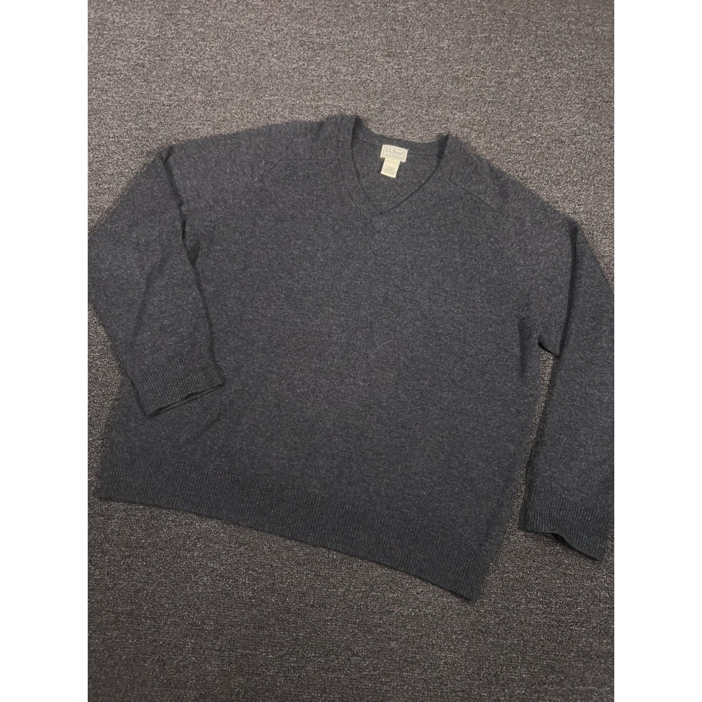 LL Bean Sweater Men's XL Gray‎ 100% Lambswool V Neck Preppy Quiet Luxury